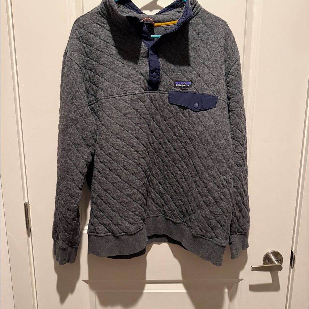 Patagonia Gray and Navy Quilted Pullover